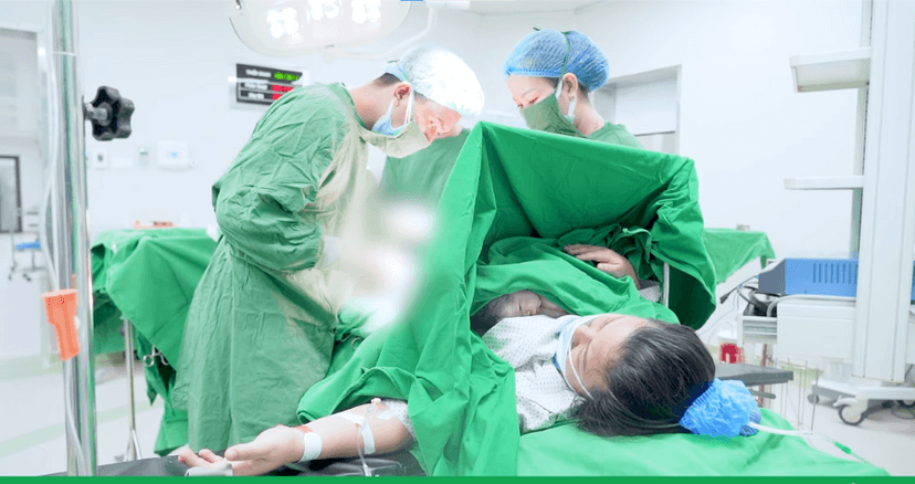 Hướng dẫn mẹ chăm sóc vết mổ đẻ sau sinh