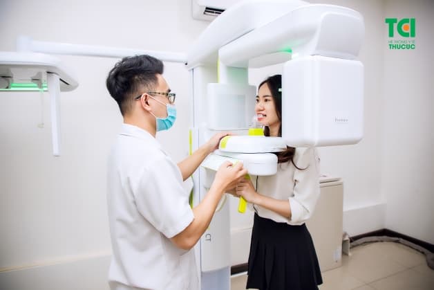 cao răng khổng lồ