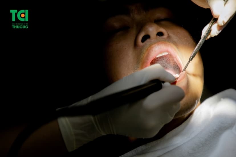 Chăm sóc nướu răng bị sưng do răng khôn