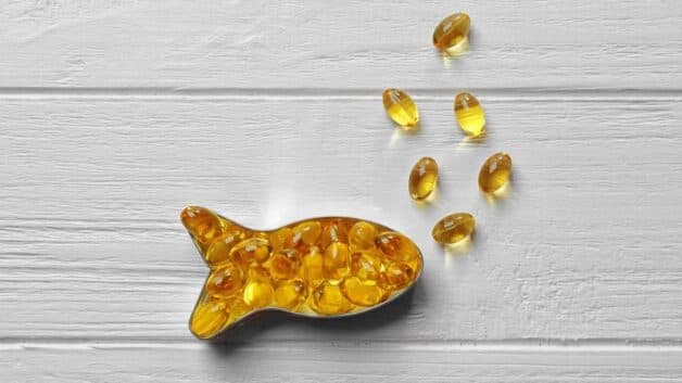 Omega 3 có tring dầu cá đem lại công dụng trong kiểm soát tình trạng đau đại tràng