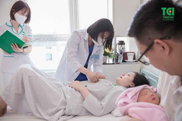 Sau đẻ mổ có được chườm nóng không? 