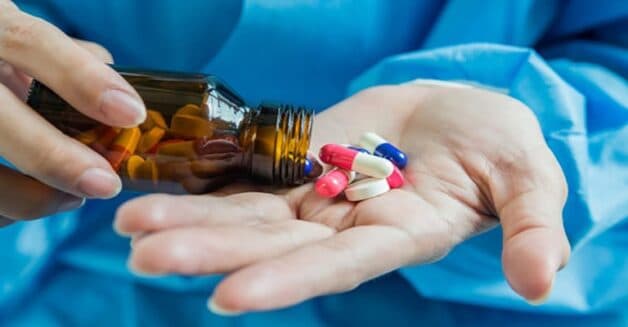 Sử dụng thuốc là phương pháp điều trị đau nửa đầu trên phổ biến