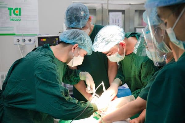 Phẫu thuật là một trong những giải pháp thường được áp dụng để xử trí dính thắng lưỡi ở trẻ