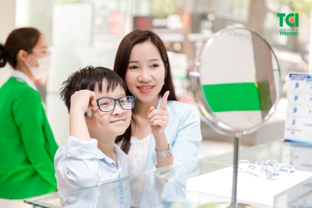 đo kính cận trẻ em có những bước nào
