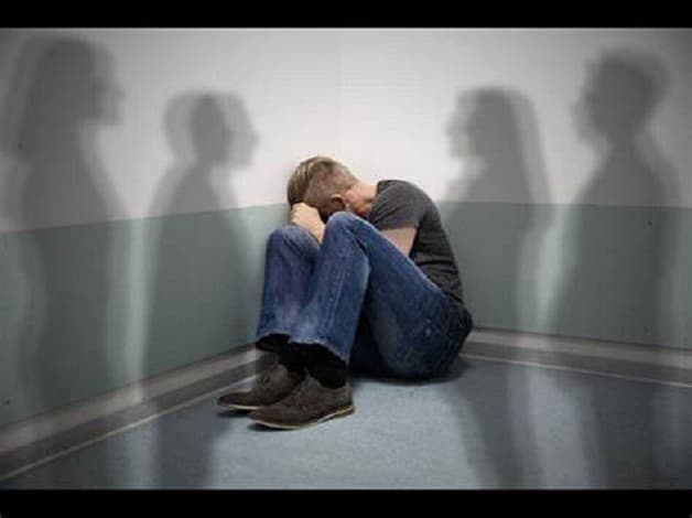 bị bệnh parkinson sinh ảo giác, hoang tưởng