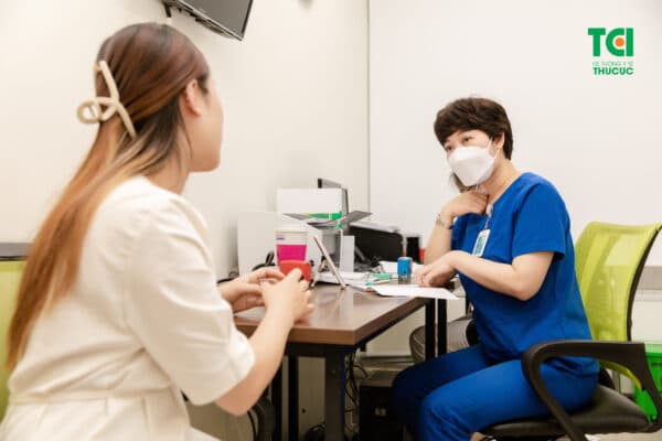 Cơ thể của sản phụ sau sinh còn rất yếu, vì vậy cần ưu tiên những phương pháp cải thiện giấc ngủ không cần dùng thuốc