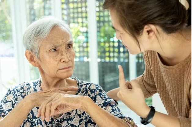 sa sút trí tuệ ở người cao tuổi giai đoạn nặng