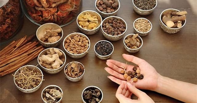 Sử dụng thuốc đông y chữa thoái hóa cột sống cổ