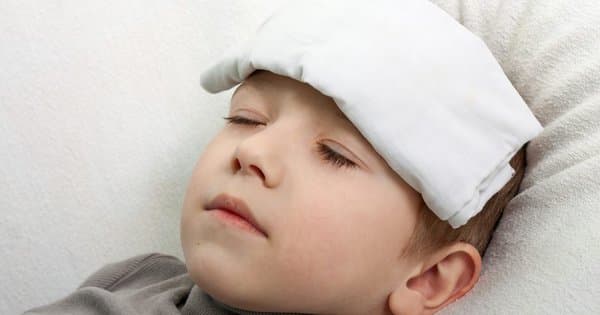 Những điều cần tránh khi trẻ bị sốt siêu vi