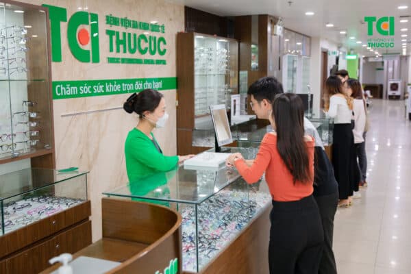 Phẫu thuật cận thị có tại cận lại không?