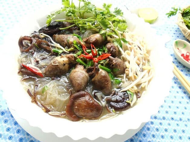 Miến gà được chế biến giúp ăn miến không đau dạ dày