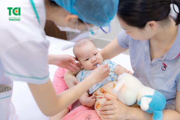 Đưa trẻ đi khám sớm tại Thu Cúc giúp ba mẹ yên tâm hơn