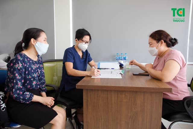 Ung thư buồng trứng di căn – Dấu hiệu và điều trị