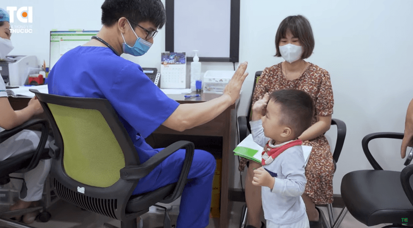 Làm cha mẹ, ai chẳng muốn những điều tốt cho con