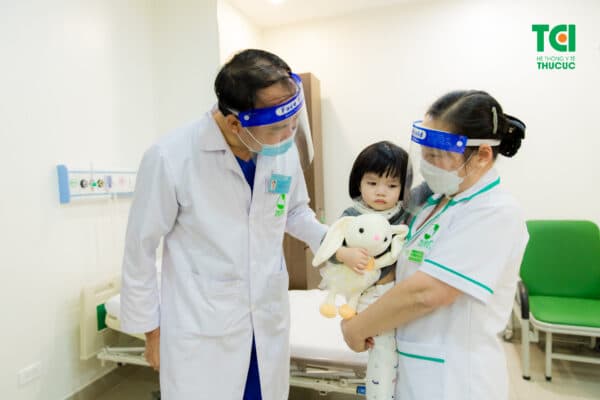 Trường hợp nào trẻ bị cảm lạnh không nên tắm