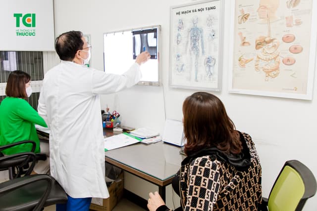 Bị thoái hóa khớp gối và cách điều trị hiệu quả