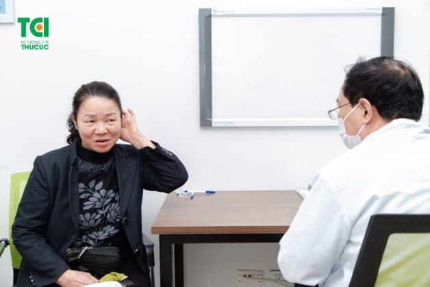 Thưc hiện xét nghiệm