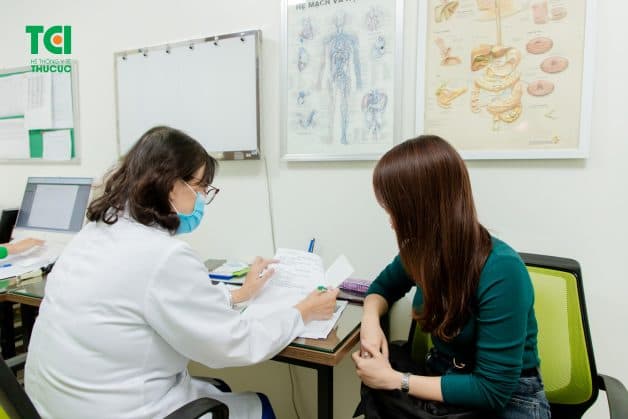 Đến bệnh viện khi đau nhức cột sống cổ