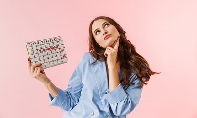 Những người có kinh nguyệt không đều thường bị rối loạn rụng trứng nên khó mang thai.