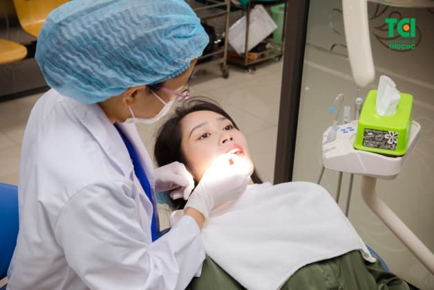 Mặt dán sứ IPS Emax