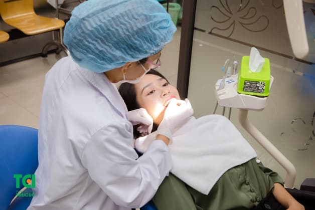 Dán sứ Veneer Emax