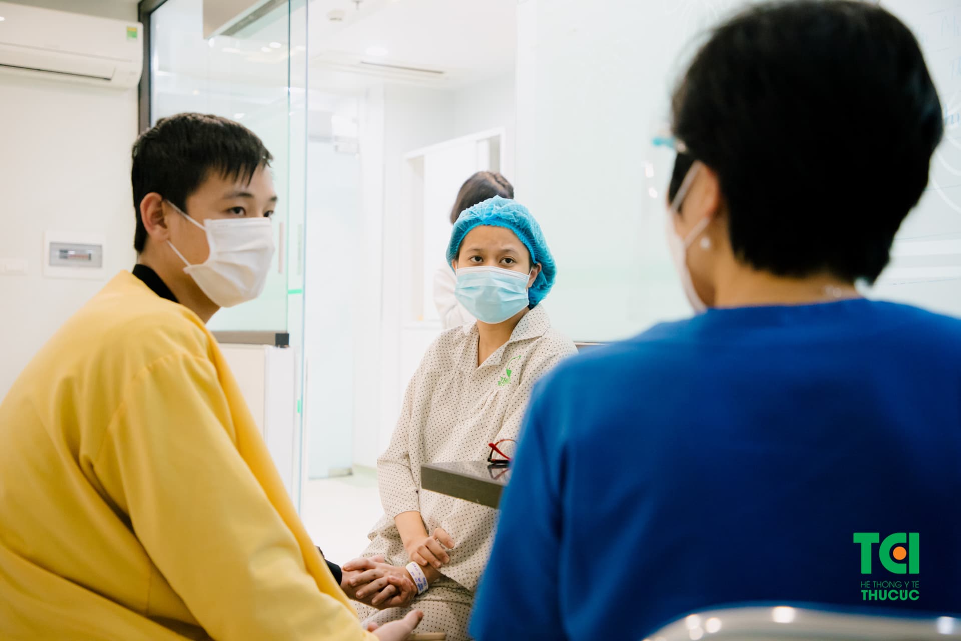 Mẹ nên tham khảo ý kiến bác sĩ gây mê hồi sức và bác sĩ sản khoa trước khi quyết định đẻ thường giảm đau