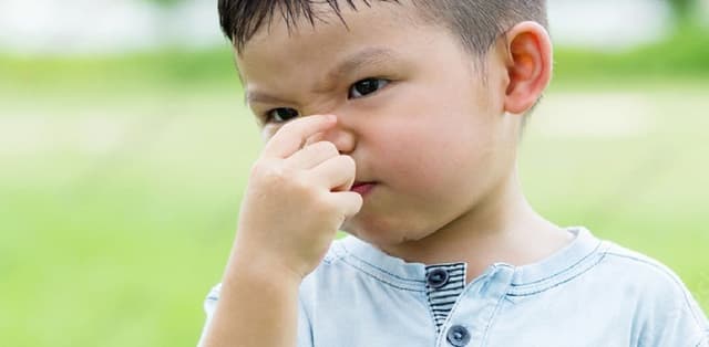 Cảnh giác tình trạng dị vật mũi bỏ quên ở trẻ