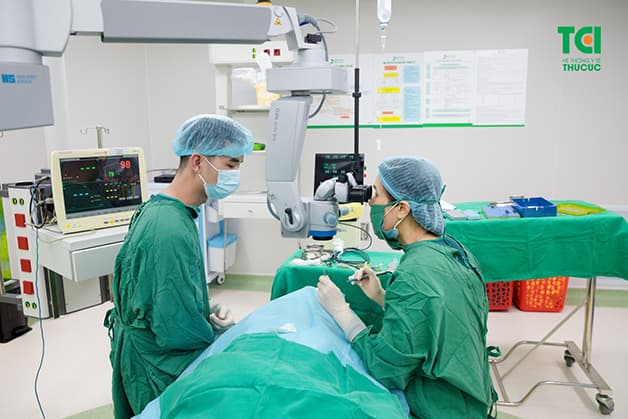 đục thủy tinh thể vùng nhân