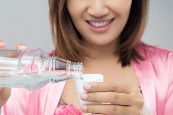 Vệ sinh mũi họng đúng cách để bảo vệ sức khỏe tối ưu, ngăn ngừa mắc dị vật