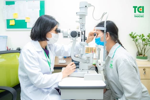 mổ đục thủy tinh thể lần 2 làm như nào