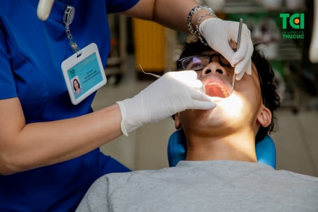 Răng bị mòn mặt nhai