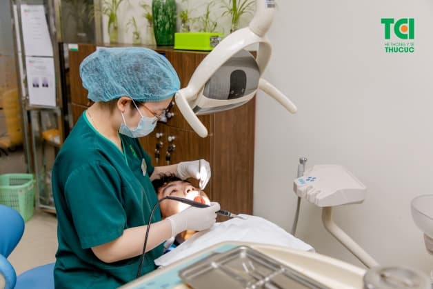 Trám răng Laser Tech