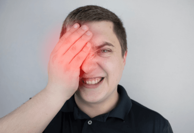 Viêm kết mạc cấp tính là bệnh lý liên quan đến mắt phổ biến