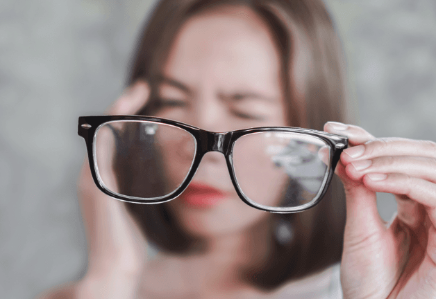 Tác dụng phụ của dùng kháng sinh điều trị viêm kết mạc