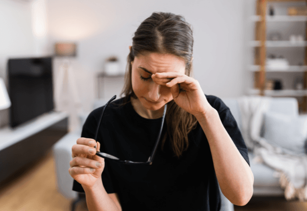 Viêm kết mạc có nguyên nhân do vi khuẩn, virus, dị ứng gây ra và có thể lây lan nhanh chóng