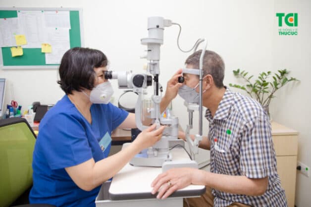 “Thắp sáng” đôi mắt tăng nhãn áp, đục thủy tinh thể nặng