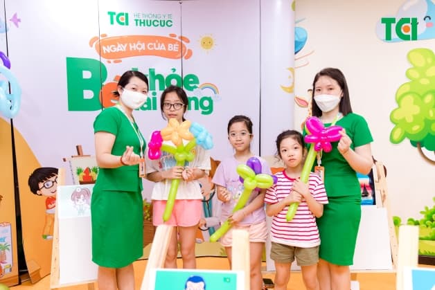 Vui Tết Thiếu Nhi tại Thu Cúc TCI – Bé tập làm họa sĩ tài năng