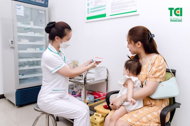 cách chăm trẻ bị cảm lạnh