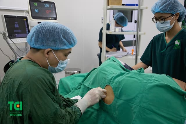 Giải đáp thắc mắc: &#8220;Gây tê ngoài màng cứng gây đau lưng không?&#8221;