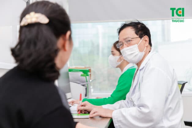 Nhồi máu cơ tim là gì, có điều trị được không? Bệnh nhân nên đi khám ngay khi có triệu chứng. 