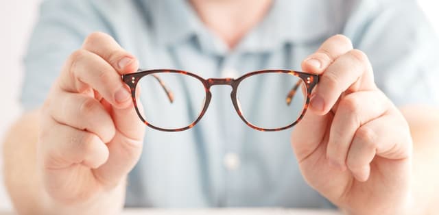 6 điều quan trọng cần biết trước khi làm tròng kính cận