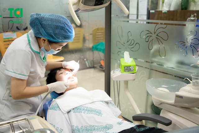 Điểm danh 8 dấu hiệu nhiễm trùng sau nhổ răng khôn