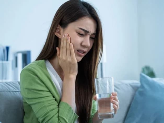 Răng hàm vỡ chỉ còn chân răng