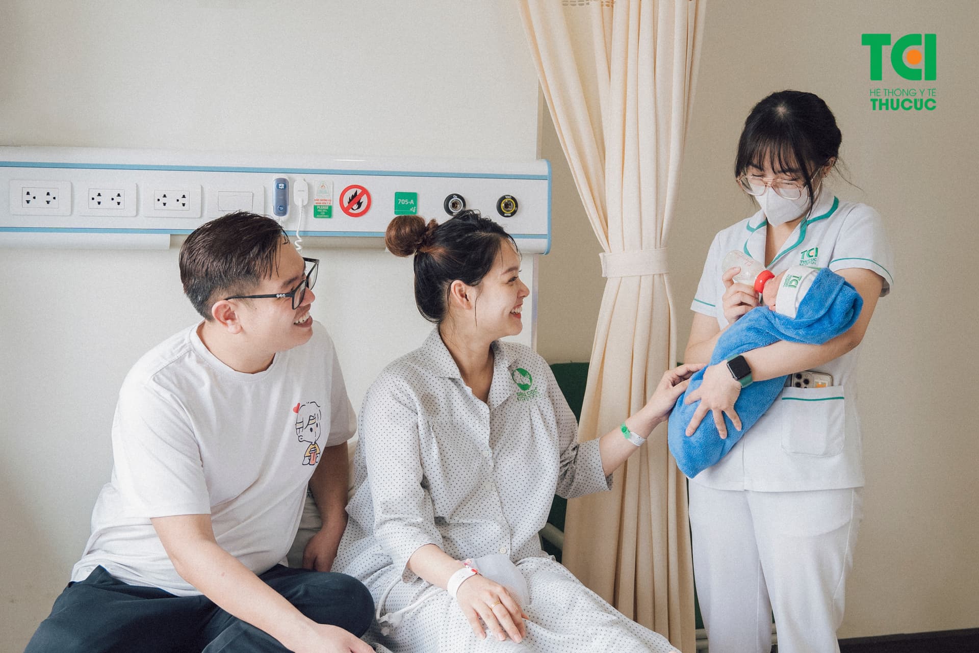 Thời kỳ hậu sản sức khỏe của mẹ khá yếu, cần có chế độ chăm sóc chu đáo để nhanh phục hồi