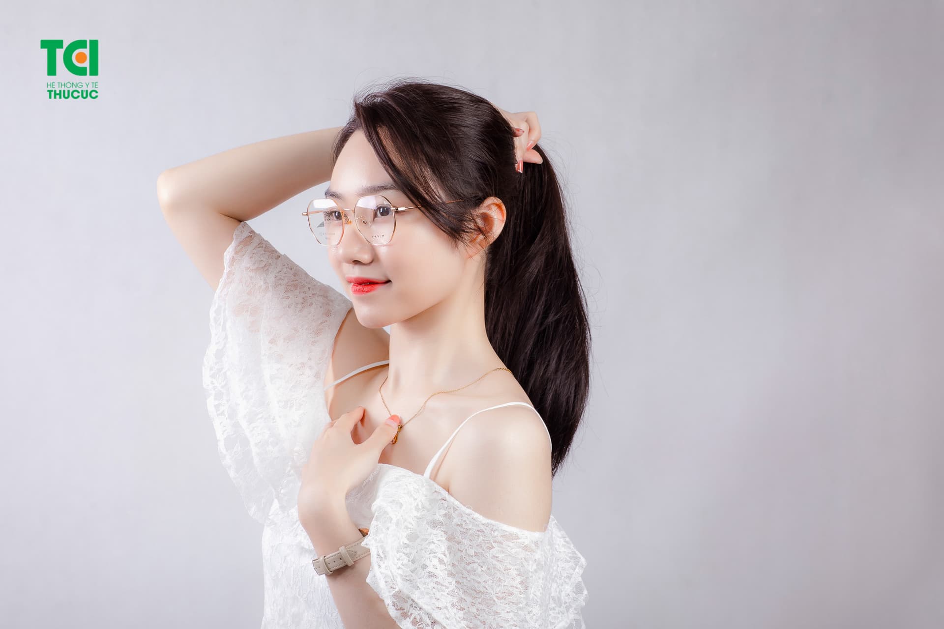 Tròng kính cận chiết suất cao có tốt không?