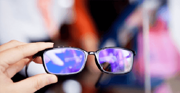 Tròng kính chống phản quang có sẵn trong nhiều kiểu dáng và màu sắc khác nhau