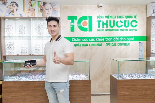 Quầy kính TCI là địa chỉ uy tín chất lượng với nhiều mẫu mã kính đa dạng, đủ chủng loại