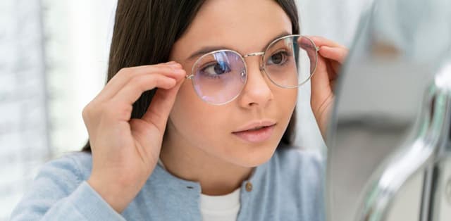 Điều gì khiến tròng kính siêu mỏng được nhiều người ưa chuộng?