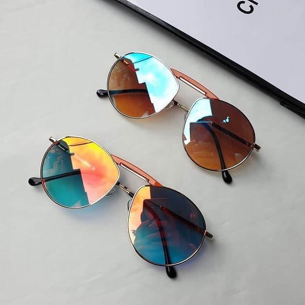 Có nhiều lựa chọn màu sắc và phong cách khác nhau cho mắt kính tráng gương