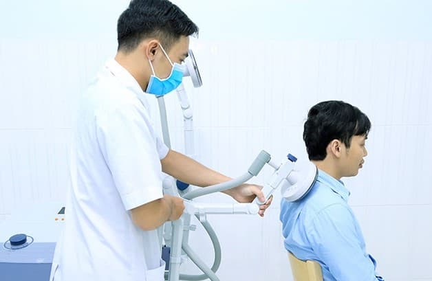 thoái hóa cột sống cổ và cách điều trị 